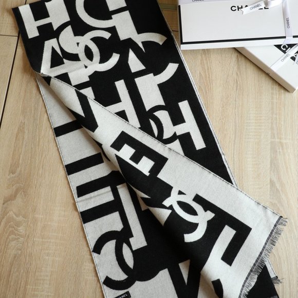 💎✨AUTHENTIC✨💎CHANEL scarf - Picture 7 of 9